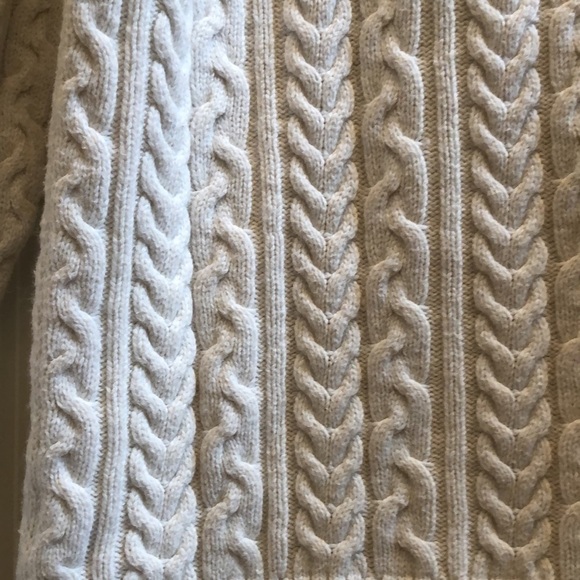 L. L. Bean Fisherman’s Mixed Stitch Cowlneck Sweater White L - Picture 10 of 11